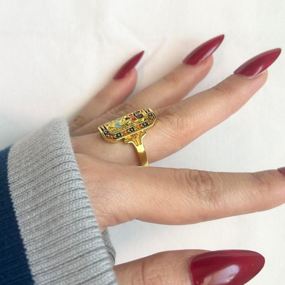 Vintage Inspired Luxury Gold Tone Ring - Picture 3 of 5
